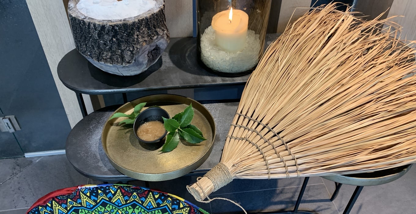 Ayurvedic peeling ritual