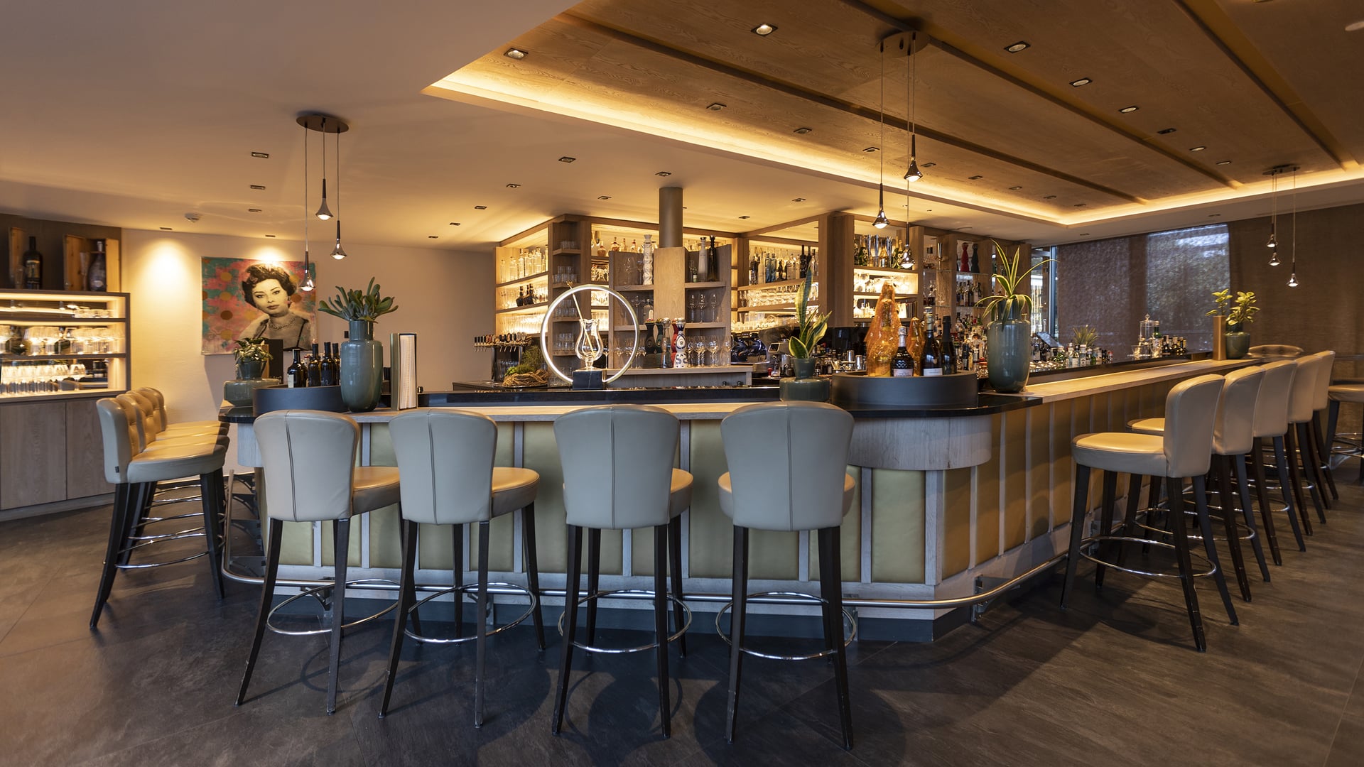 skyBAR über den Weinbergen