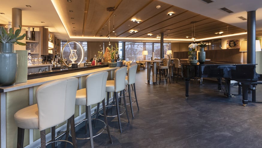 skyBAR über den Weinbergen