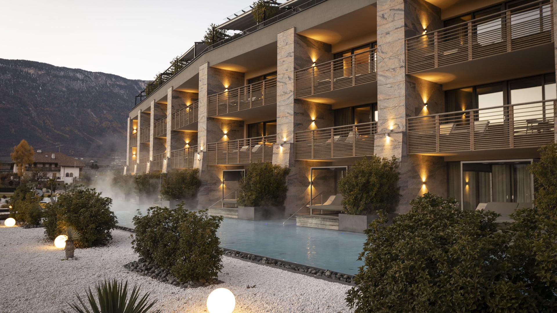 Tra un mare di luci e neve polverosa