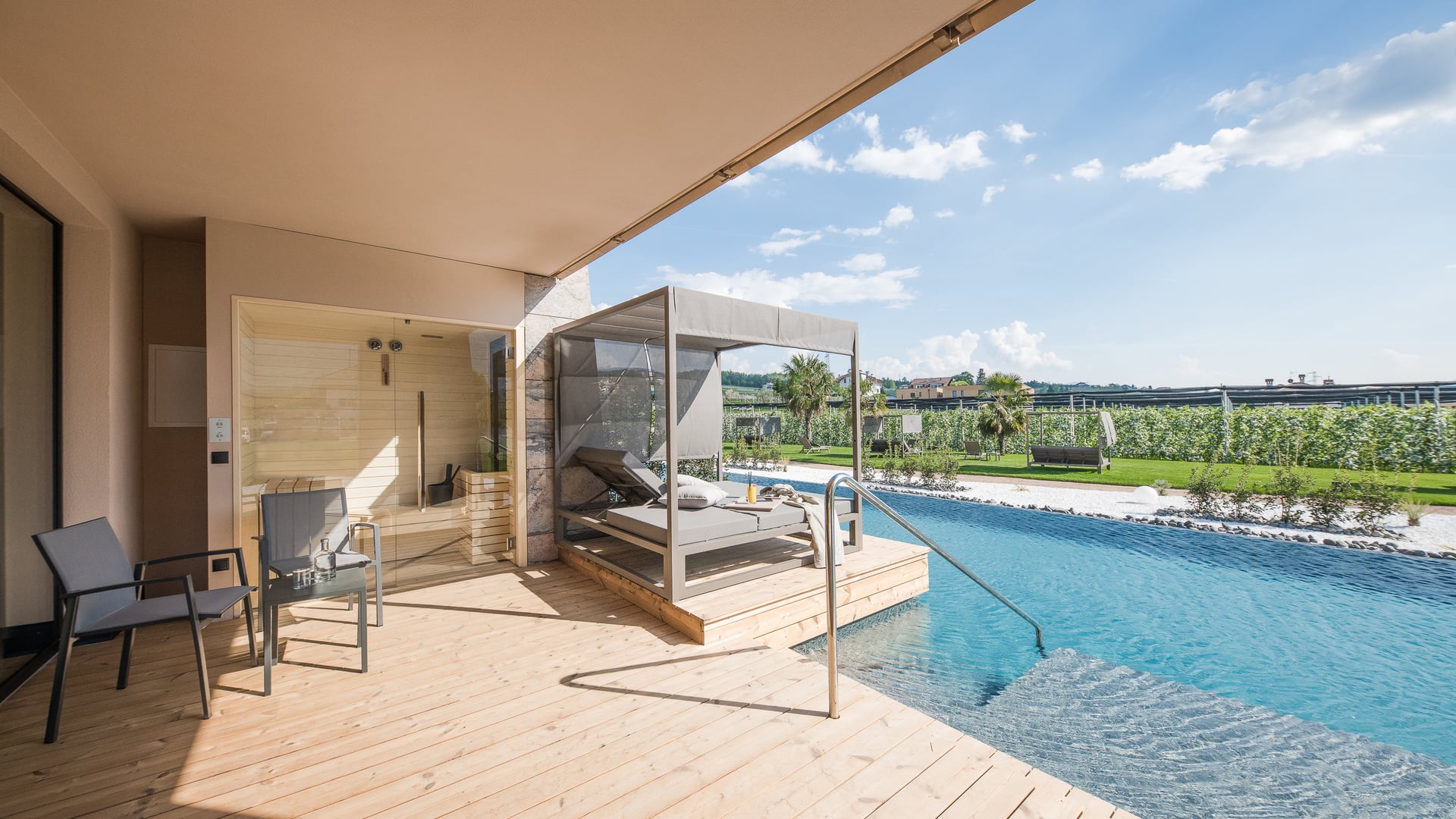 Deluxe suite with private pool