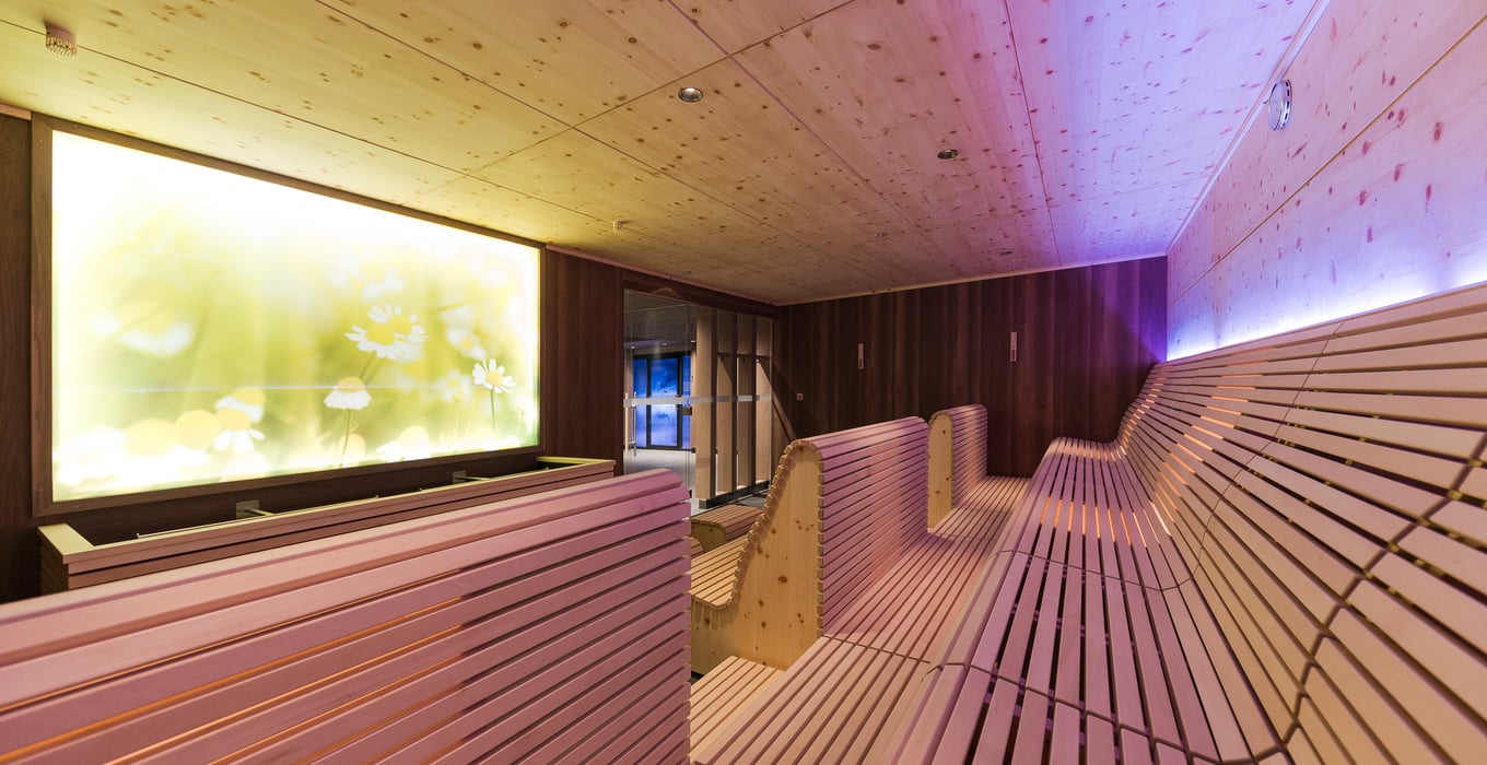 Sauna biologica alle erbe aromatiche